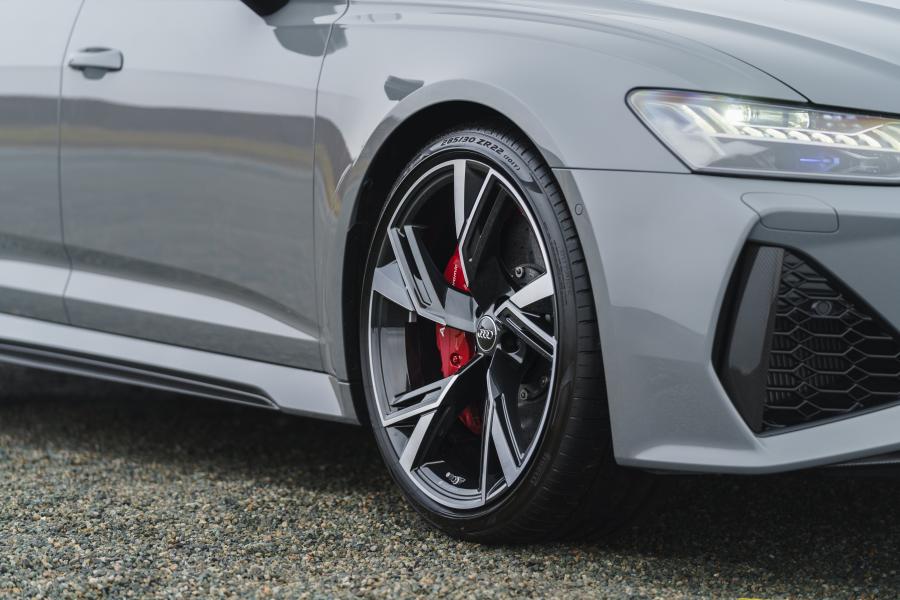 Детали экстерьера Audi RS6 Avant (C8) 2020 года  (UK) (фото 73 из 150)